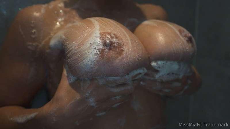 It had to come right, the video of the Soapy breast set! So ..