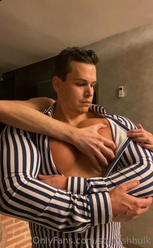 Yeah grab those PECS