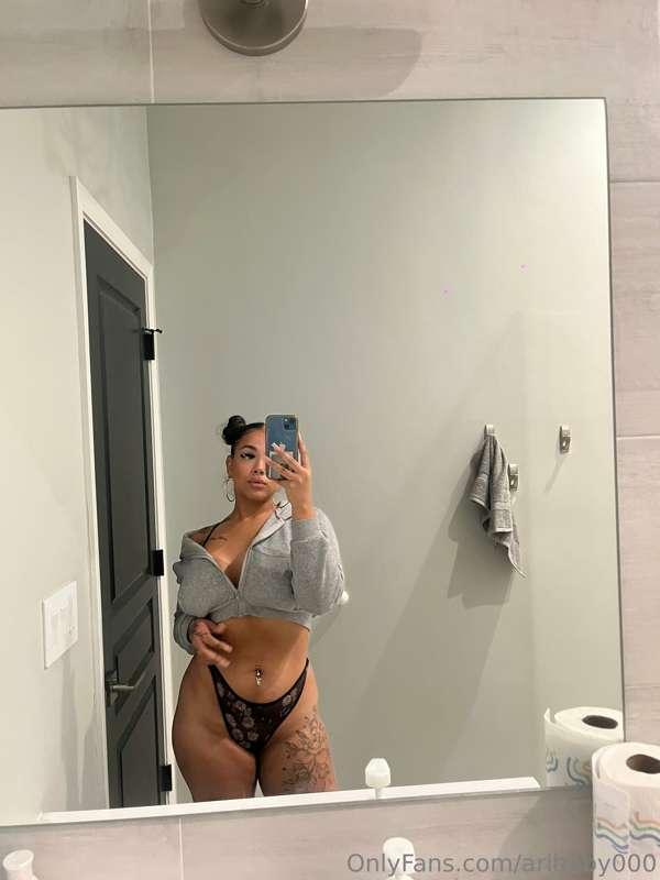 How many rounds could you go with me until you tap out ? 🤨😜 ..