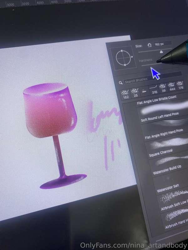 Drawing wine vs Drinking wine 💅😙💅 lol... I love drawing in P..
