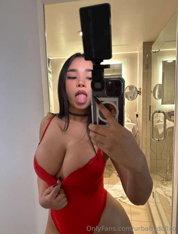 can you kiss me right here? 😚
