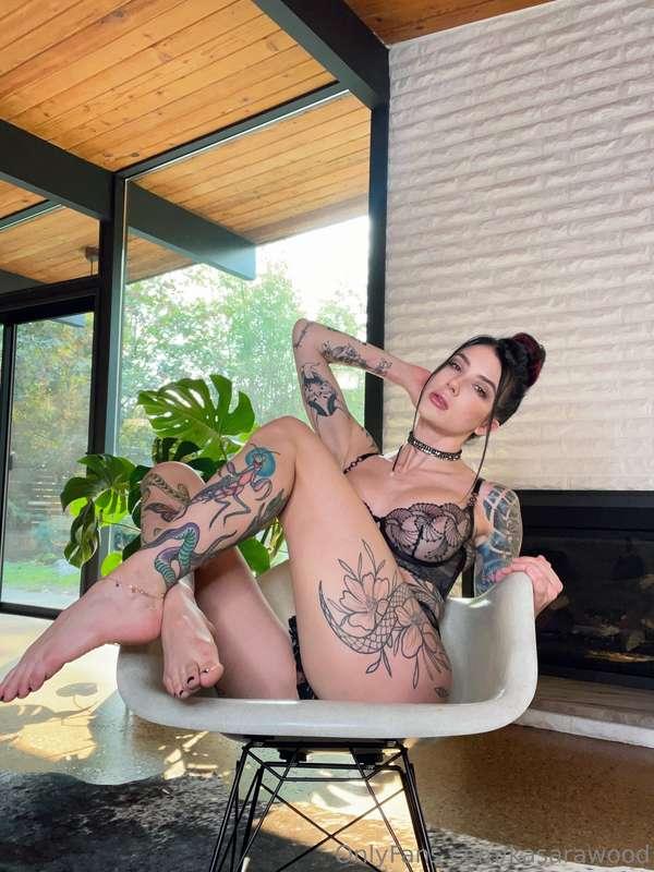 wanting ur kisses on my skin like this morning light ☀️ 