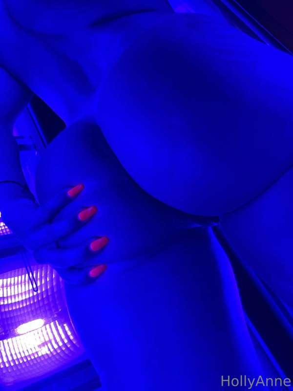 Tanning my booty 😉