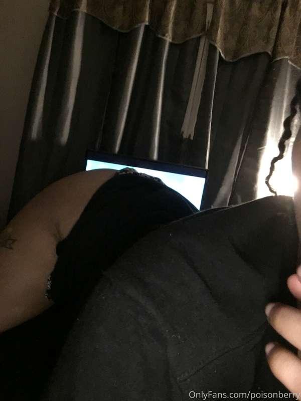 What a great distraction 🤤❤️🥰
