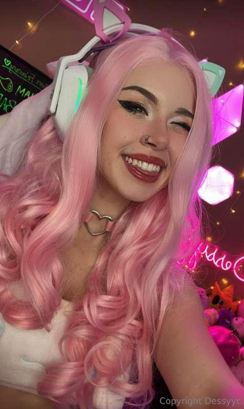 incase you didn't know, i also stream over on twitch user is..