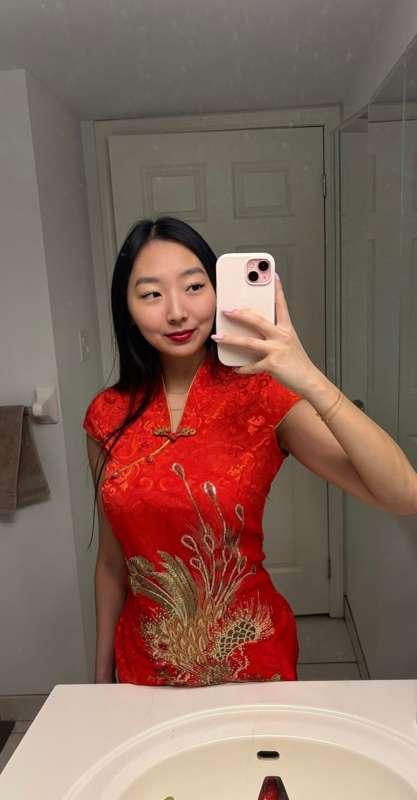 happy lunar new year! 🧧 do you like my outfit?