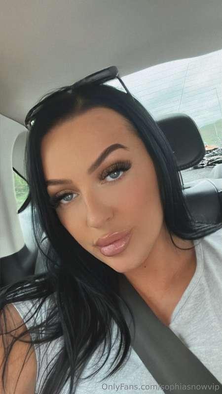 Send me cum tributes all over this pretty face 💦