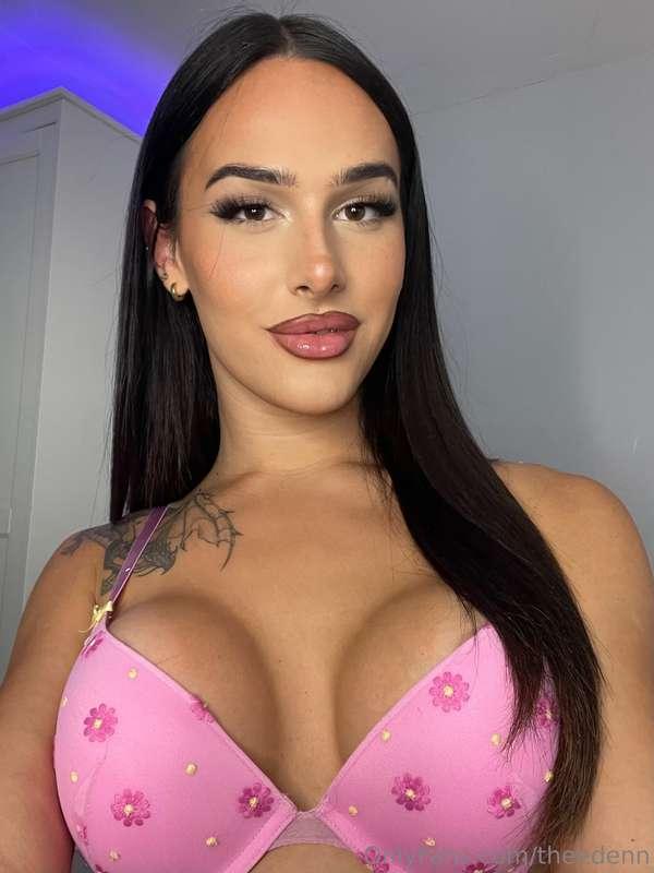 You’re not the only one who can’t resist me💋
