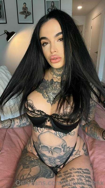 be honest, could you handle me? 😘
