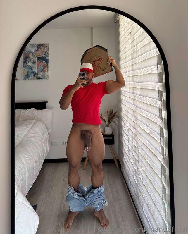 Alguien quiere un trozo de pizza? 🍕