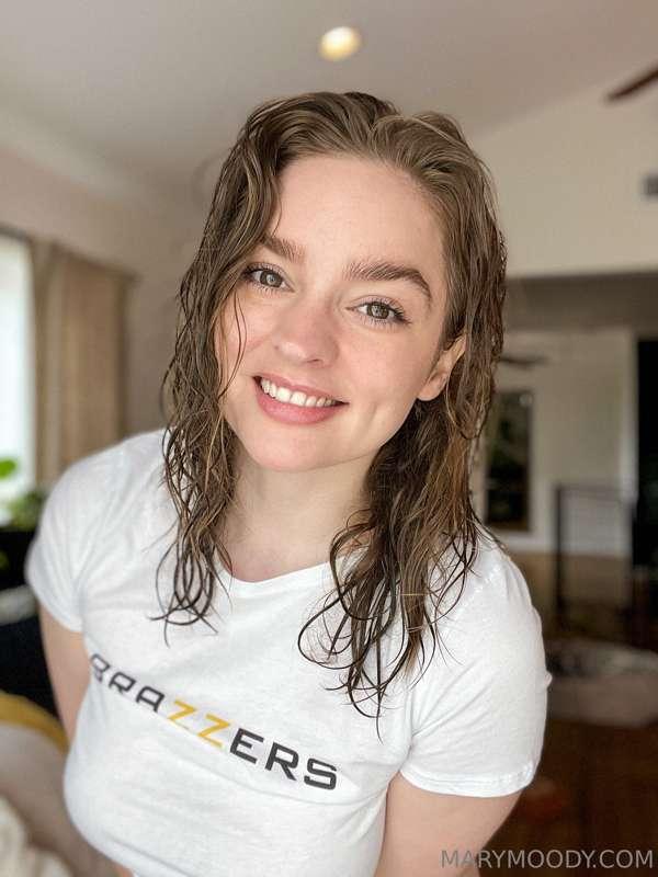 Happy Saturday, cuties 💞 Who wants to spend the night with m..