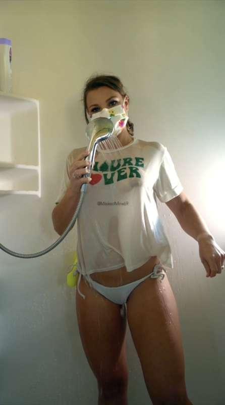 Shower Video Wet T-Shirt Tease Video! I used cold water so y..