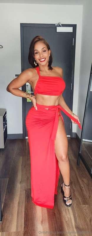 Sweet smile, dirty mind 😈💋 I’m both, just for you😍come spoil..