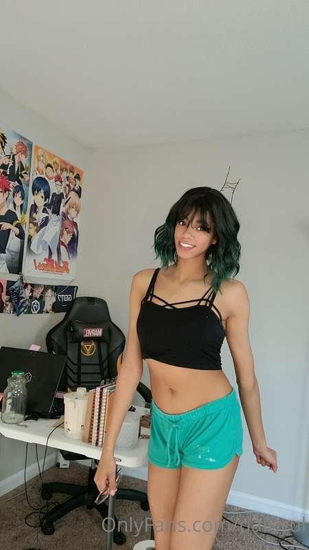 Pj's all day while I play dating sims on my computer 🤭🤭

💫💕L..