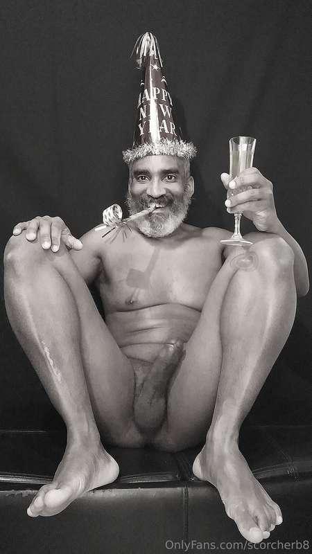 Monochrome Monday! Happy New Year!  #beard #musculardaddy #g..