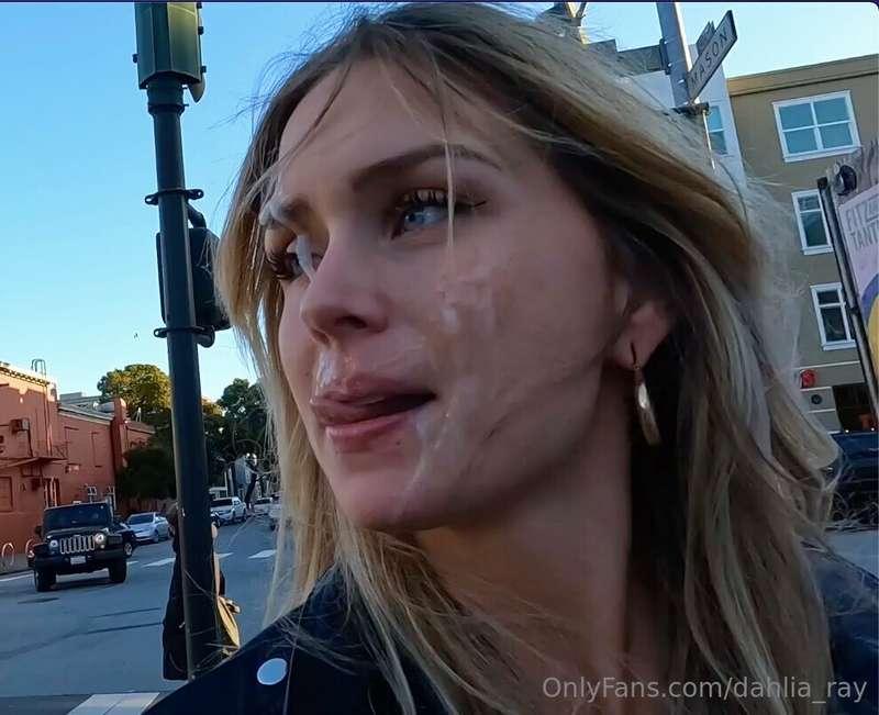 A little look into my cumwalk last week! I will be sending t..