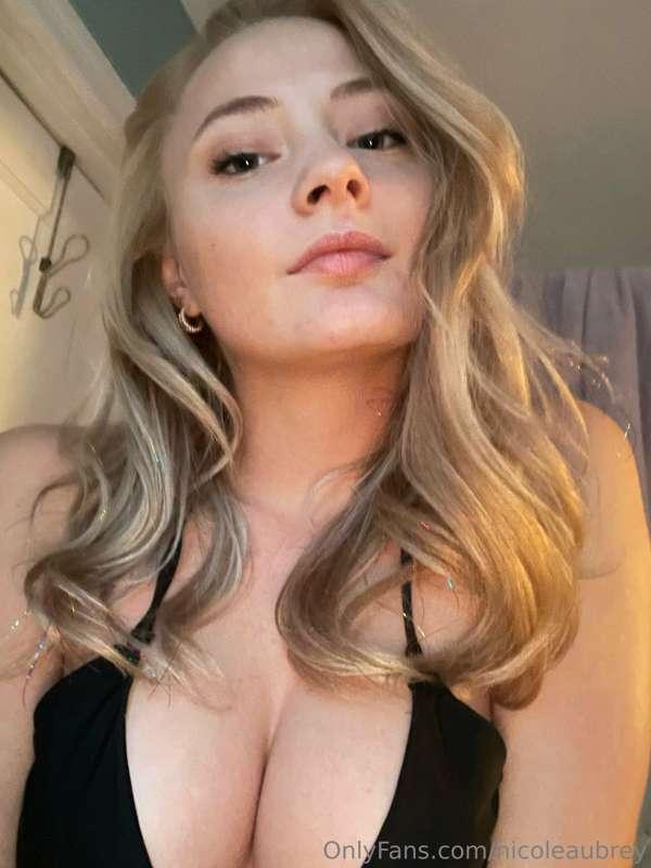 Hey guys!! I will be developing lots of new naughty content ..