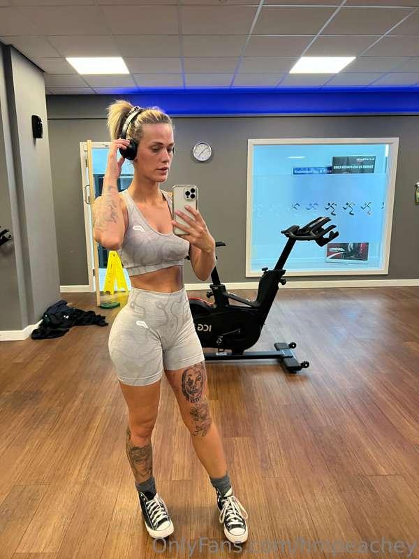 Gym selfies 😅😇
