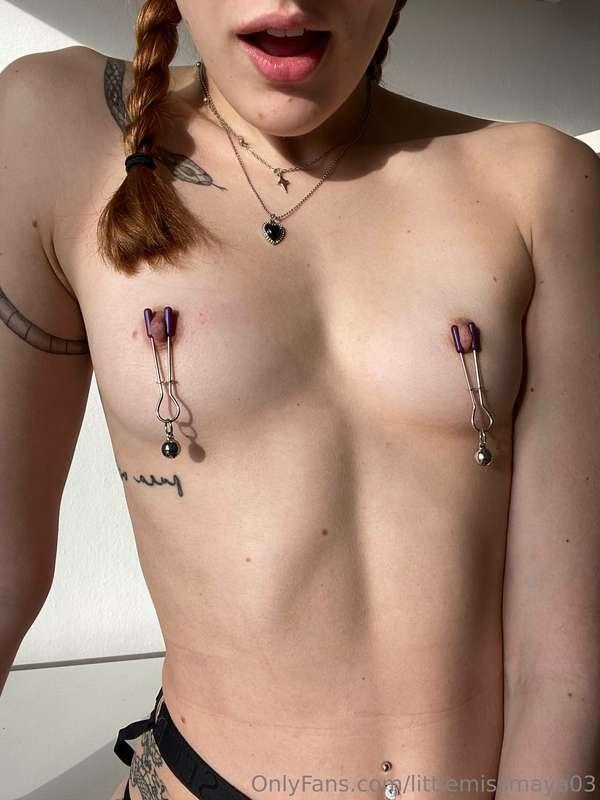 today i discovered i'm into nipple play...🍒
just teasing the..