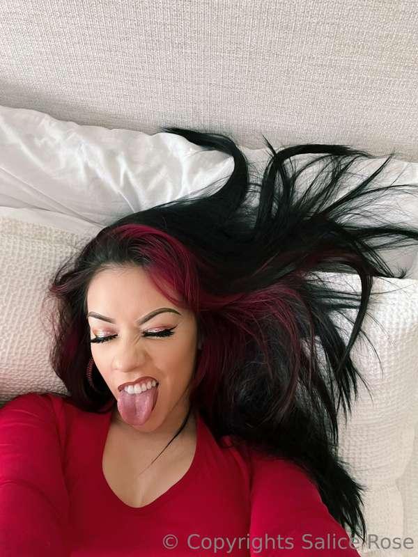 ⚠️ HAPPY MONDAY BABES 😛 Starting the new year off SPICY AF 🔥..
