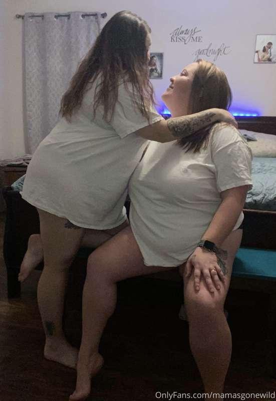 30 second make out video Autumn, Kate & Tara!