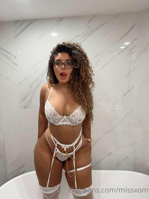 Angel…or am I? 👀

*sending out my sexiest ppv yet in a few s..