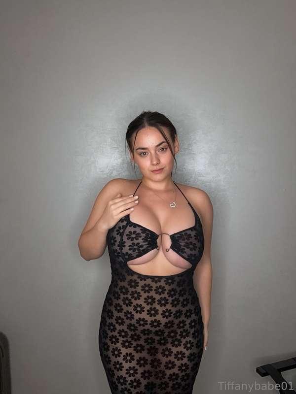 Pretty in black x