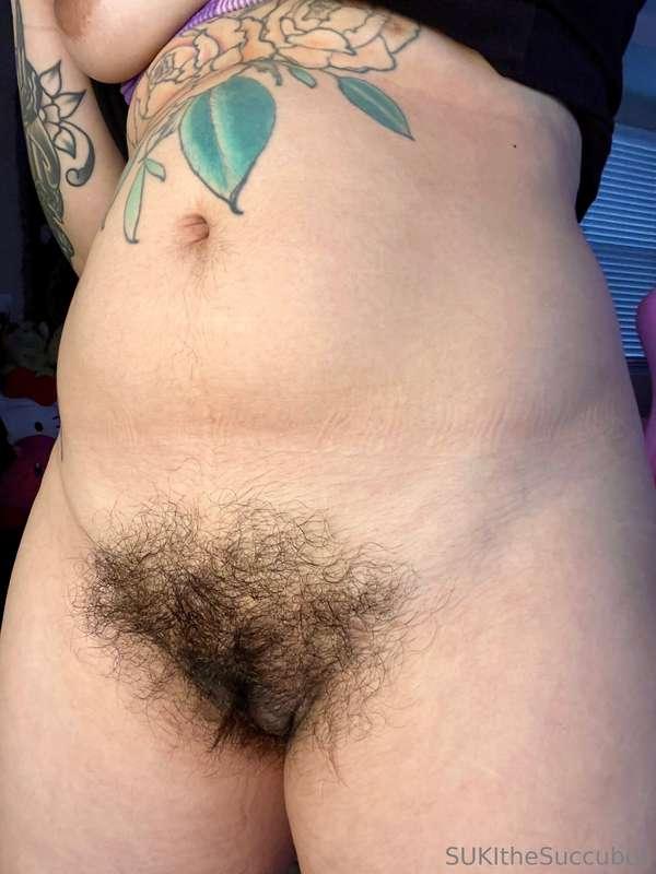 My hairy pussy wants attention 🥺👉🏽👈🏽