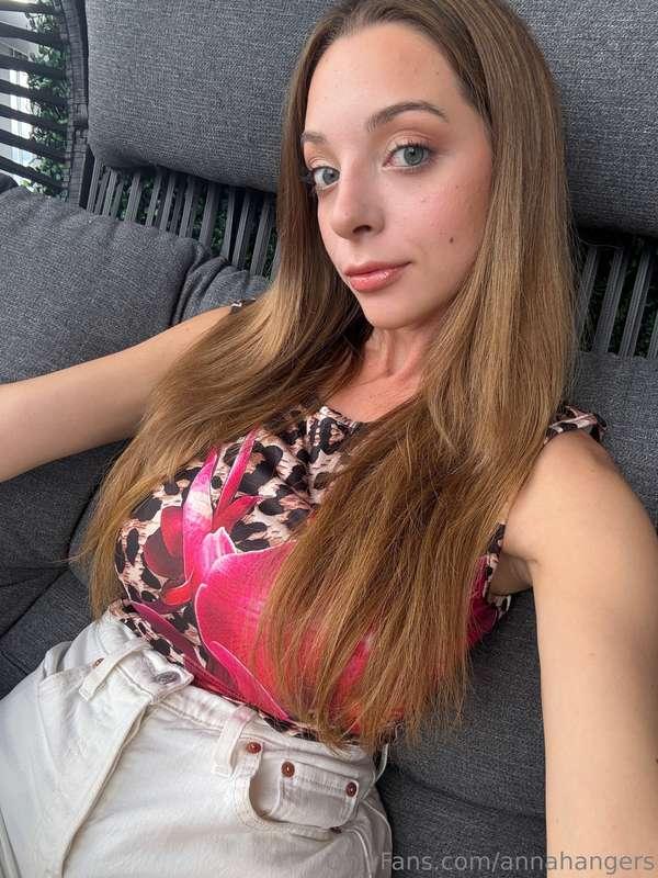 if you're reading this, it's a sign. I want you in my inbox...