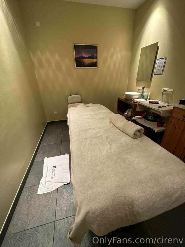 Massage time. 🧖‍♀️