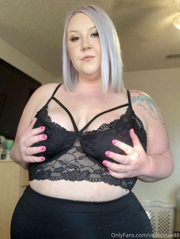 Good morning cutie 🥰. I got some fishnets in the mail...Mama..