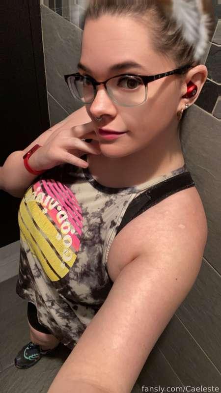 Gym time. Milk time. #lactation #lactating #hucow #exercise #workout #hugetits #naturaltits