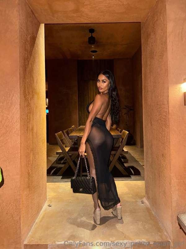 What do you think of my outfit? I’ll give you a closer look ..