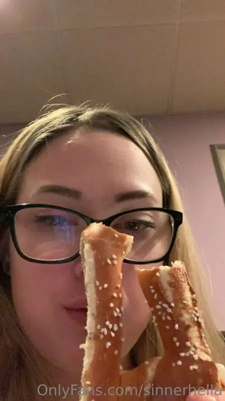 Eating gluten when I I’m not supposed to 😭 

After a long ti..