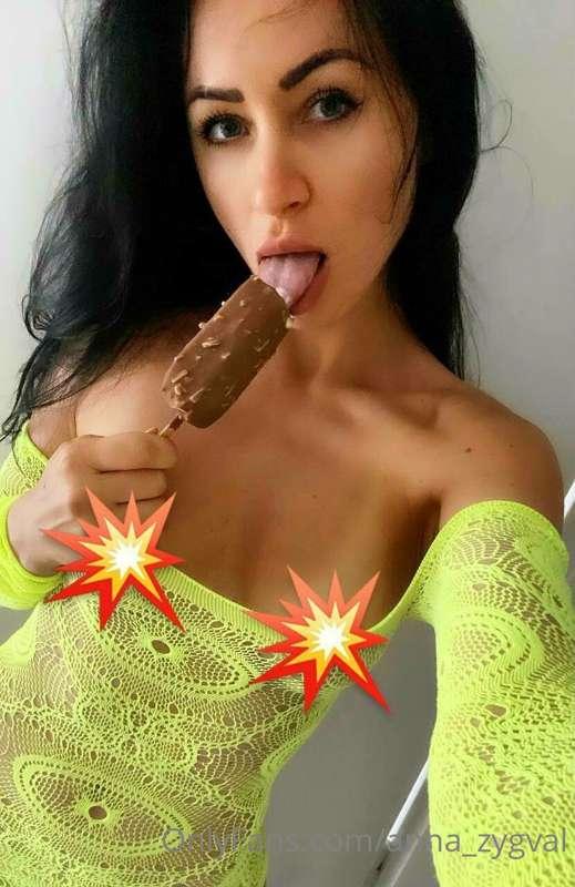 In such hot weather 🥵, you really want to lick ice cream 👅🍦 ..