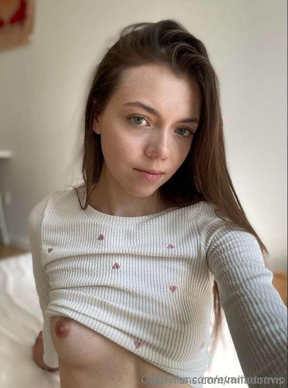OMG! She’s @miladorms so hot and wild 😱 Mila's freaky and ho..