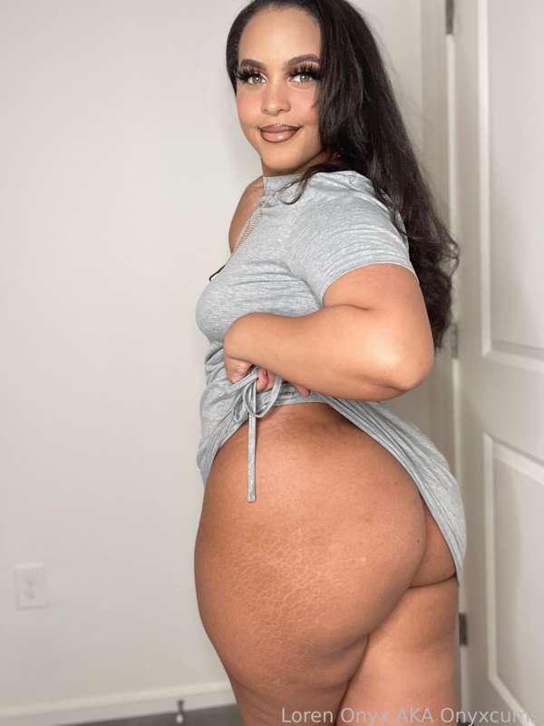 onyxcums image #1