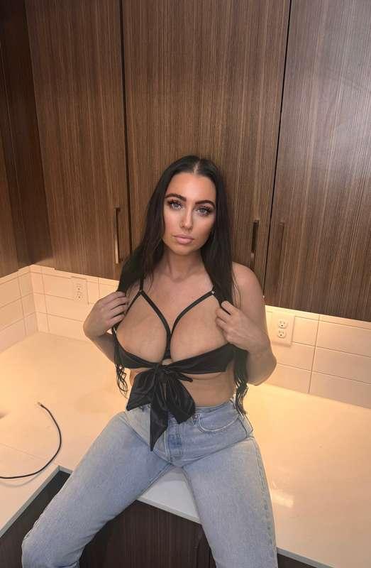 This top’s barely doing its job want to help? 🥺