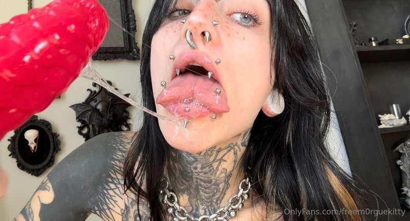 super up close and personal sloppy split tongue blow job on ..