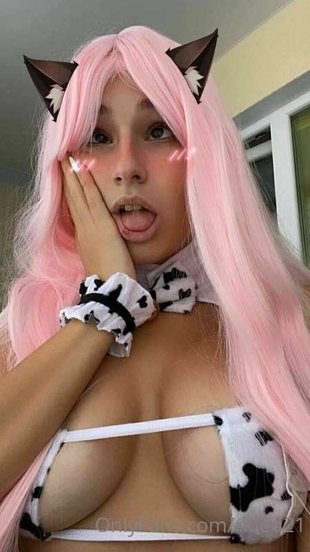 Sexy pink kitten looking for a daddy to play with him and ha..