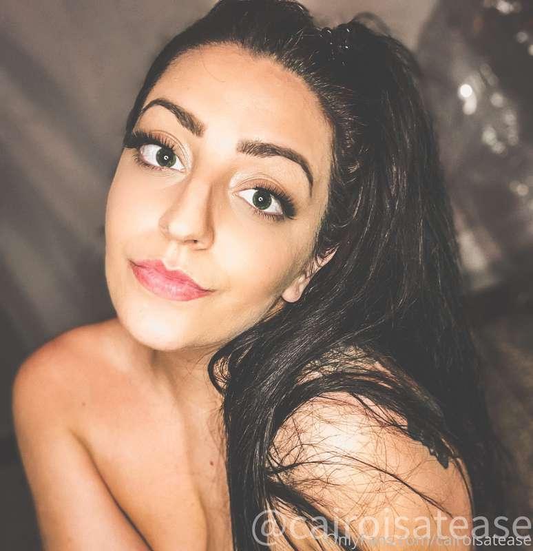 Want to see this innocent smirk filled with a ball gag? Fuzz..