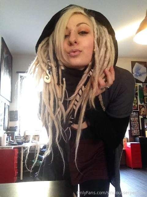 when i had my blonde dreads! <3...soooon i will have them ba..