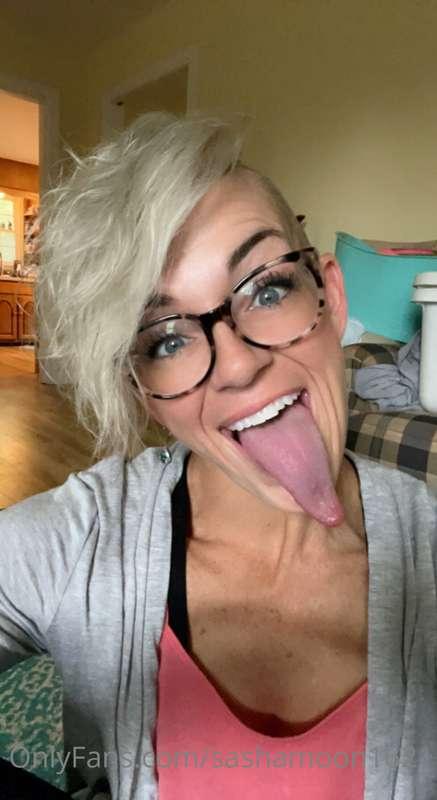 Sunday tongue fun! 👅👅🍒🍒