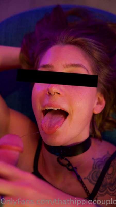 TheHippieDude has the sexiest fingers & he spoils me with th..