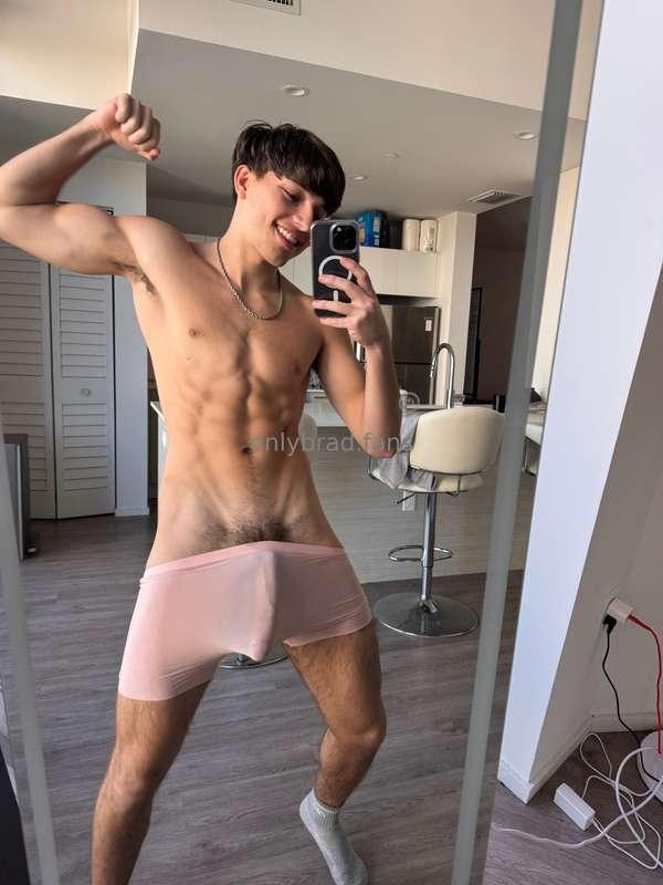 How we feeling about these pink undies? 😏
