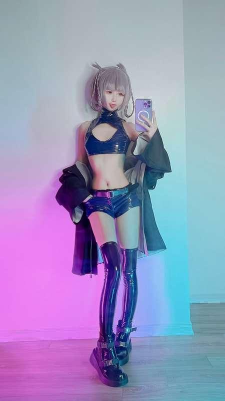 I just did a quickie selfie set >.<