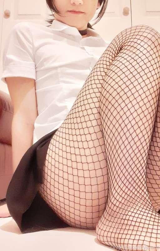 More fishnets pics😘