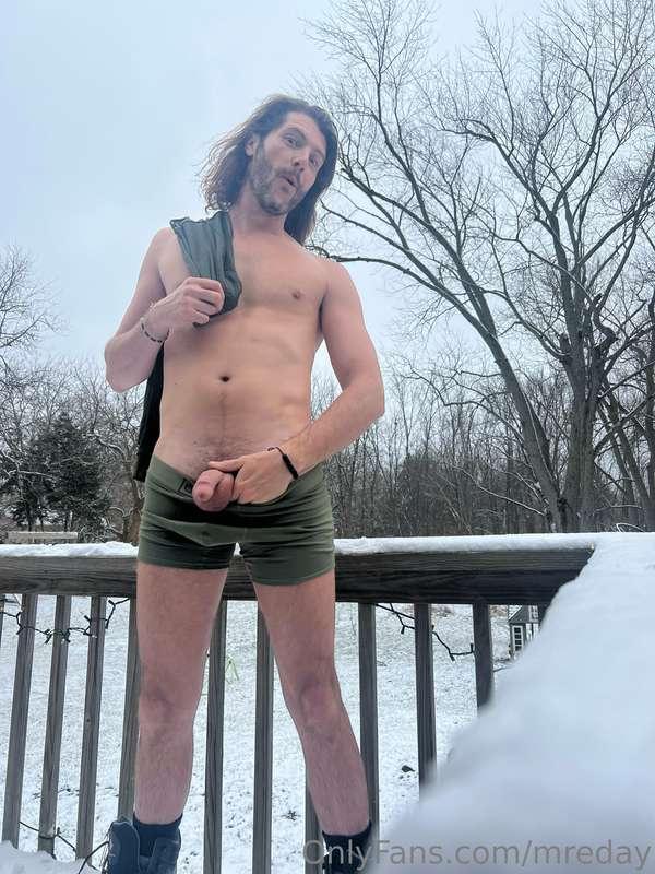 Sometimes you gotta pull your dick out in the snow ❄️
