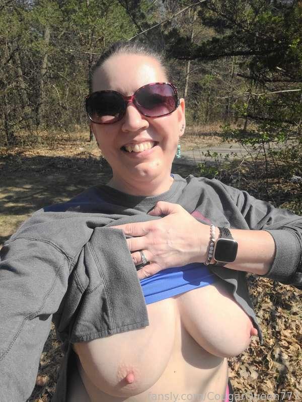 Found a dead end desserted trail on my walk &amp; couldn't resist being a little naughty for you 😘❤️

#fyp #cougar #milf #mature #mommy #stepmom #pawg #curvy #boobs #titties #publicflashing #flashing