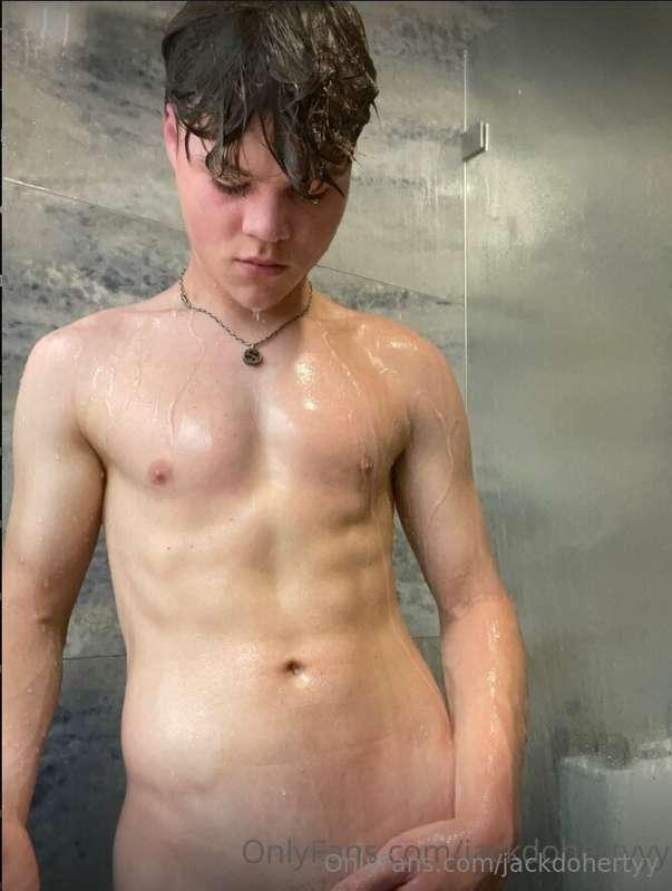 Kinda feeling hot right now, wanna see the anal toys I’m pla..